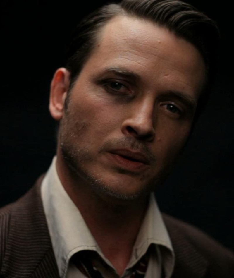 Photo of Aden Young