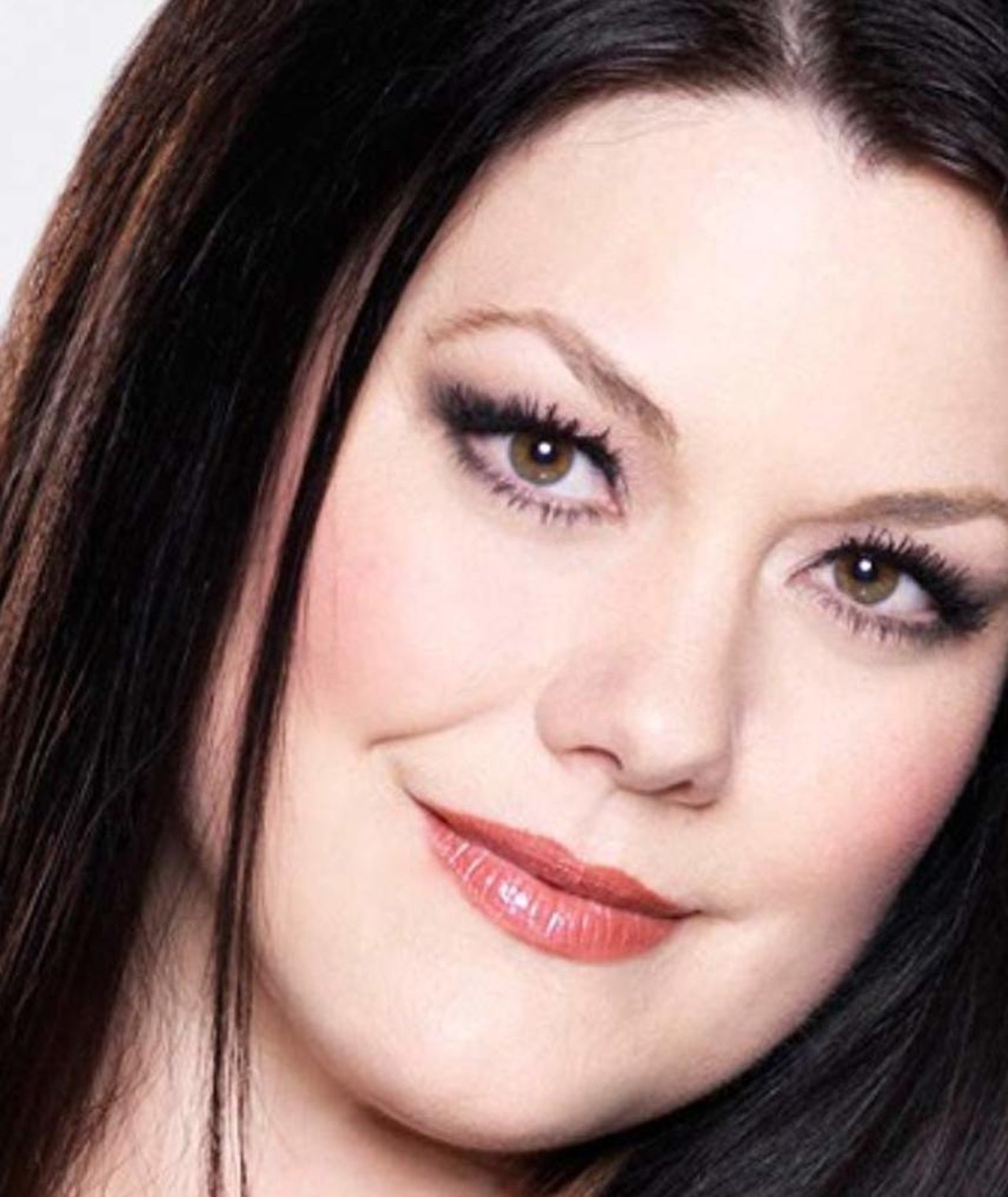 Photo of Brooke Elliott