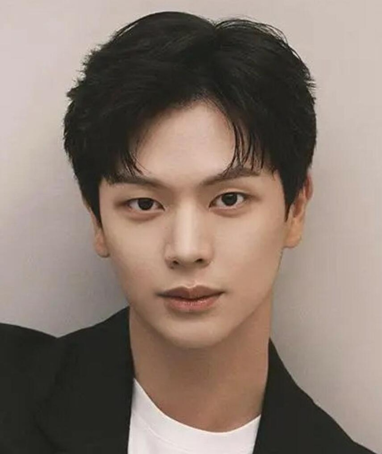 Photo de Yook Sung-jae