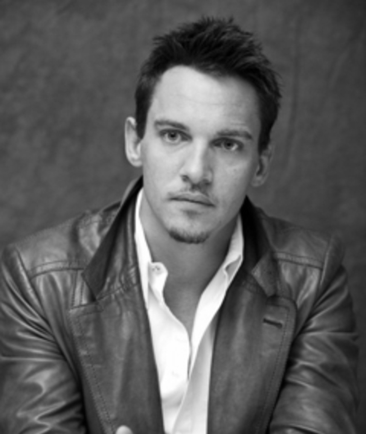 Photo of Jonathan Rhys Meyers