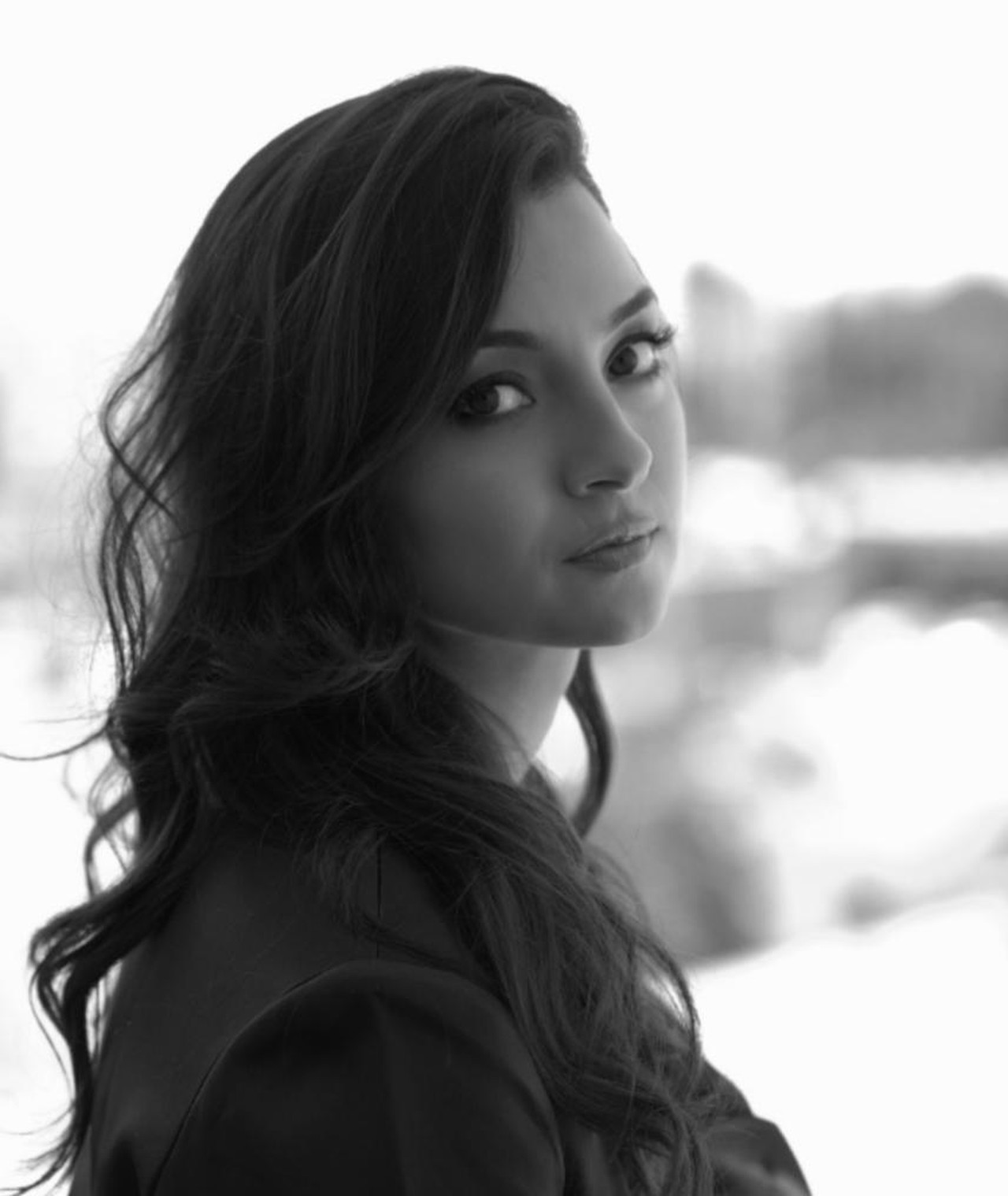 Photo of Zainab Azizi