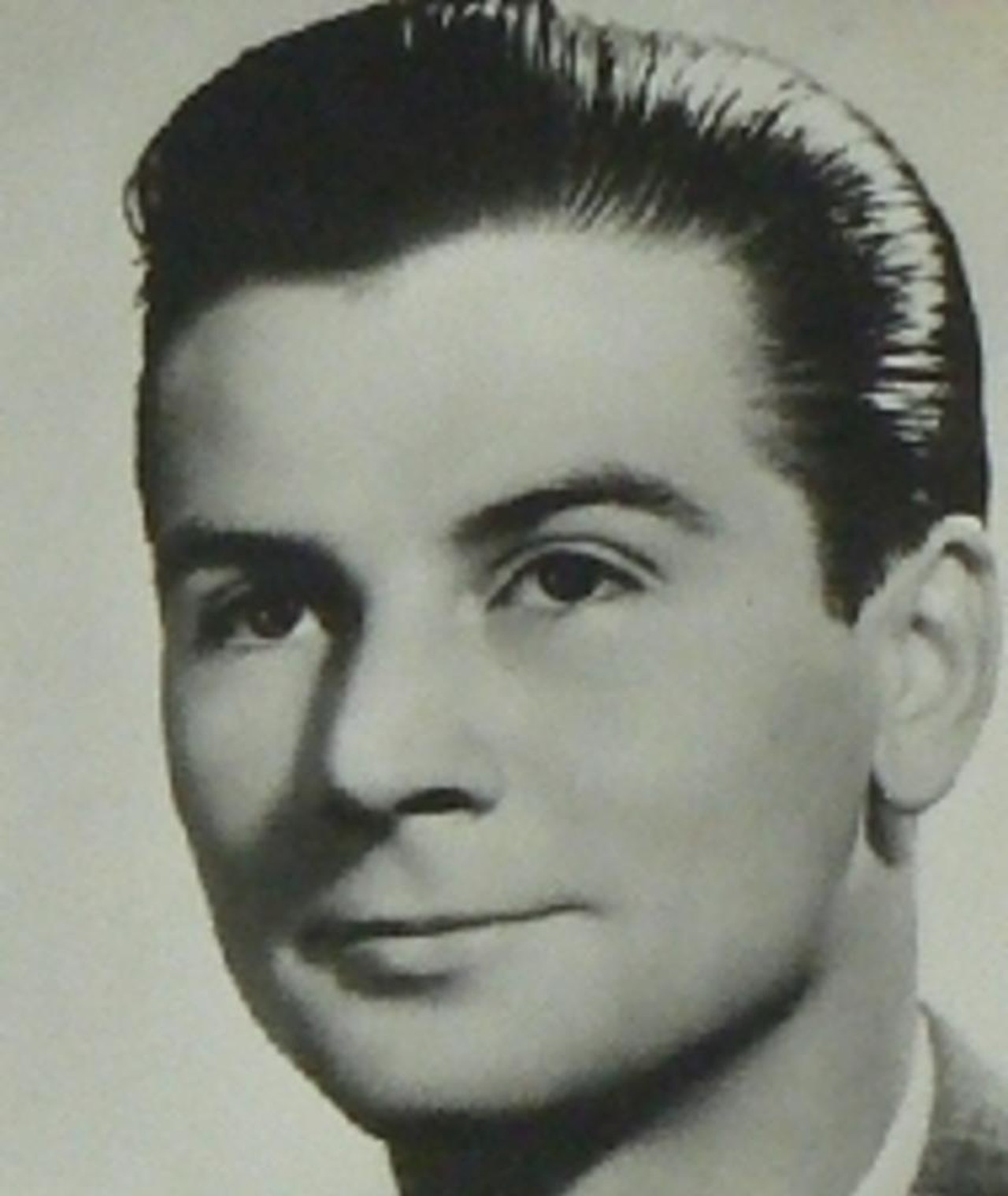 Photo of Gilbert Gil