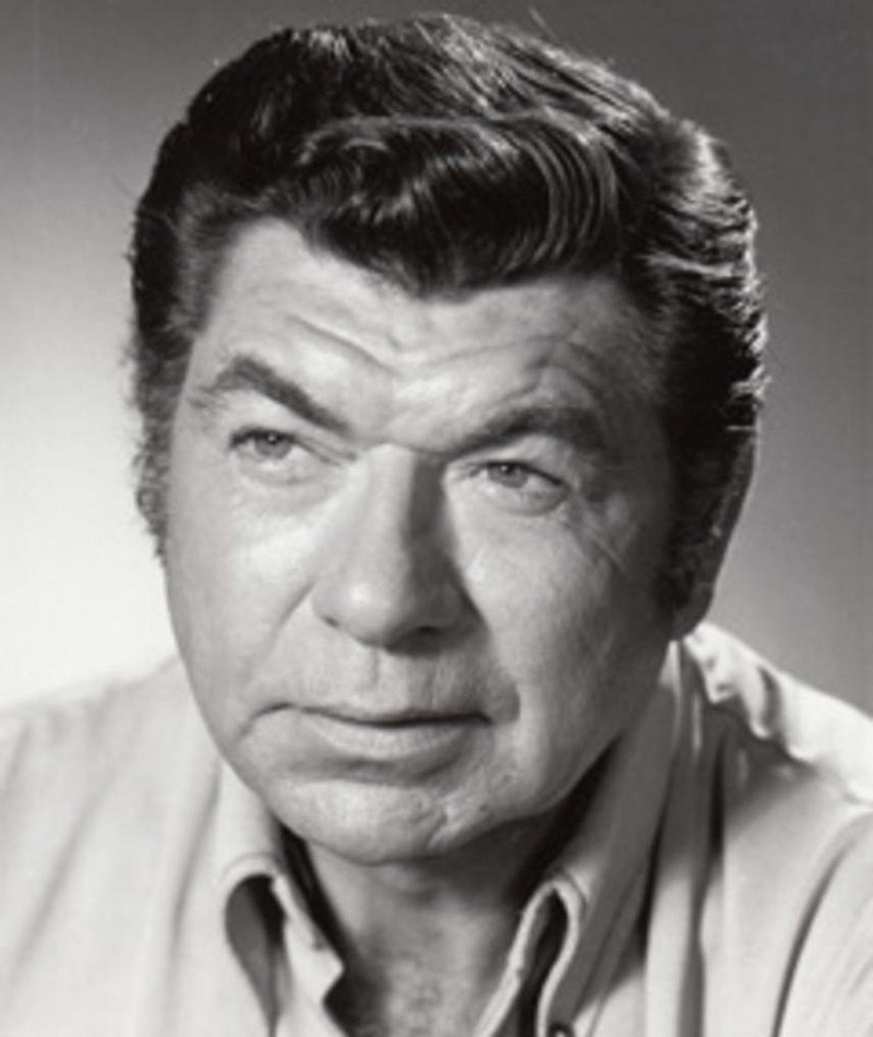 Photo of Claude Akins