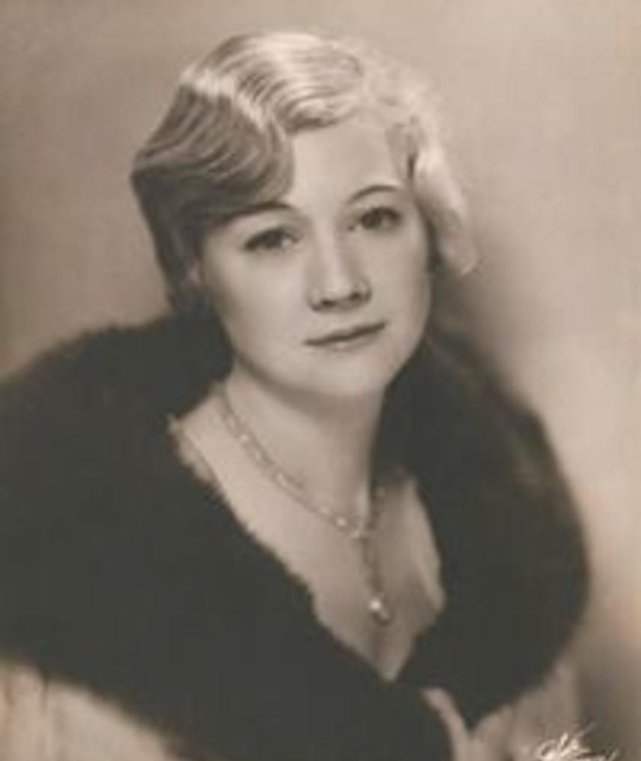 Photo of Queenie Smith