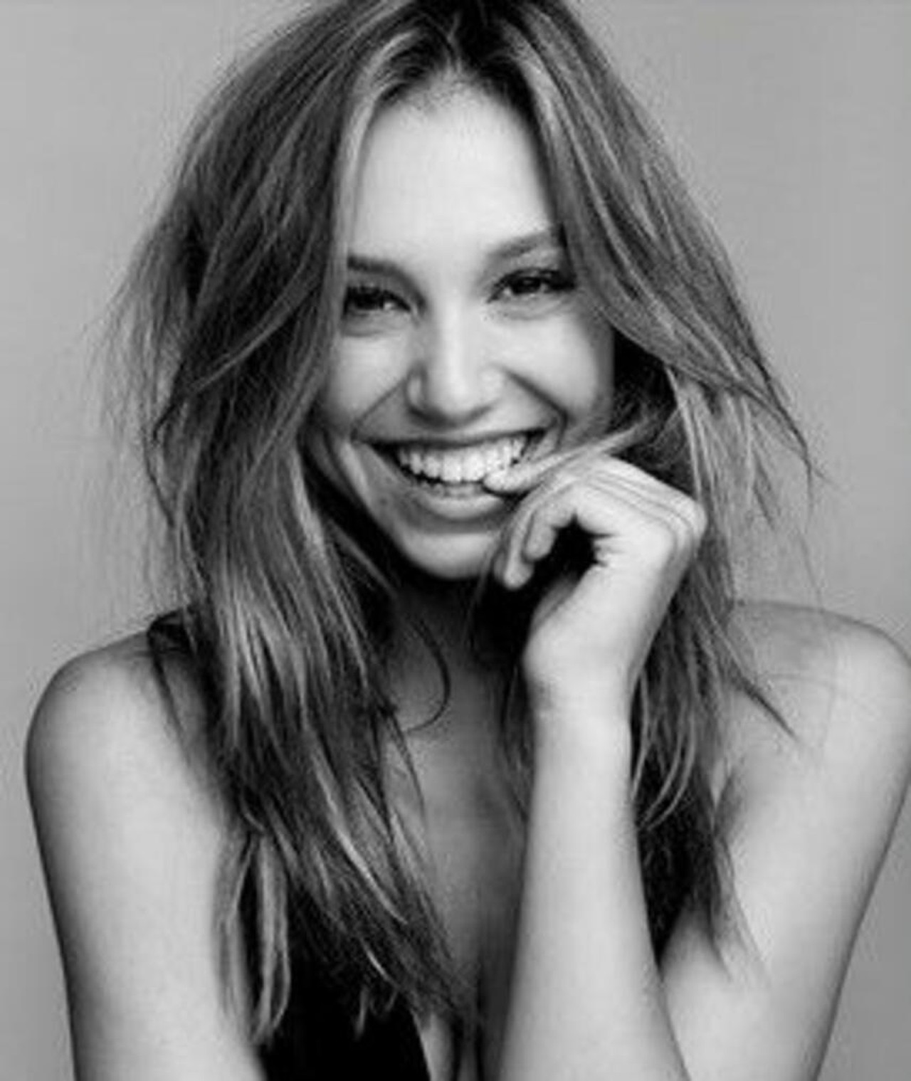 Photo of Alexis Ren