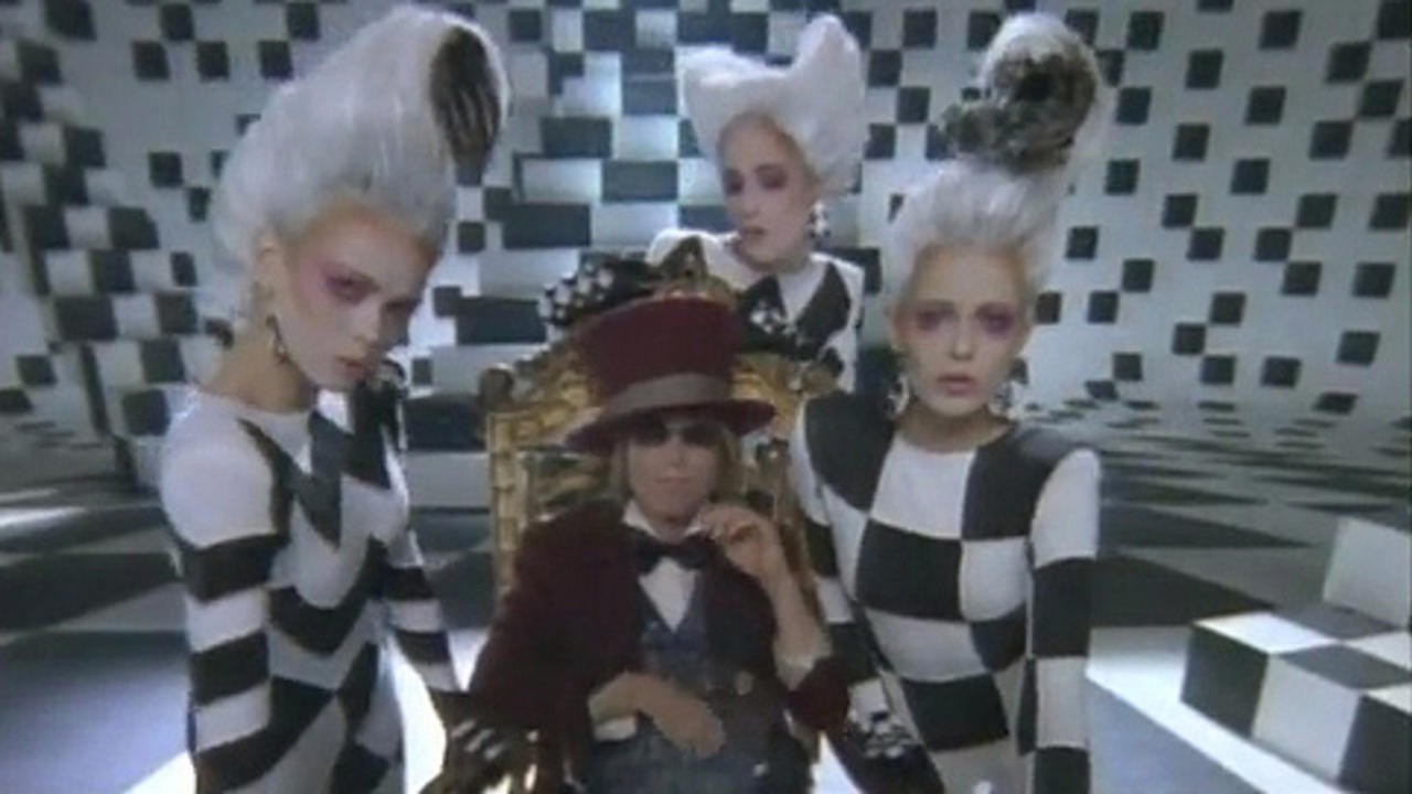 Tom Petty and the Heartbreakers: Don't Come Around Here No More [MV]