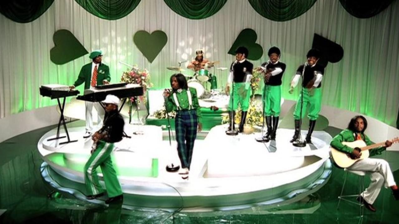 OutKast: Hey Ya! [MV]