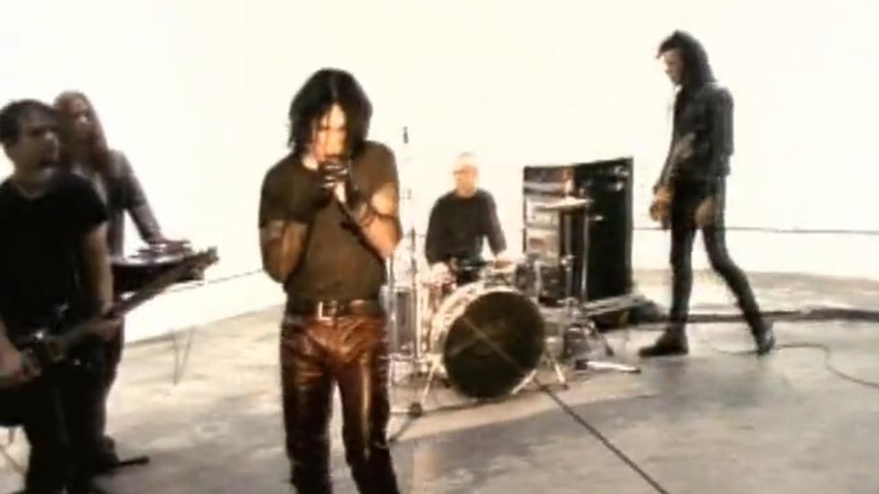 Nine Inch Nails: March of the Pigs [MV]