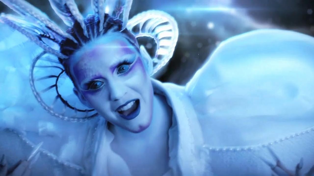 Katy Perry: E.T. [MV]