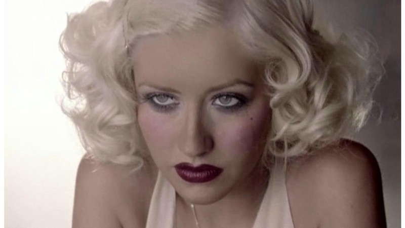 Christina Aguilera: Hurt [MV]