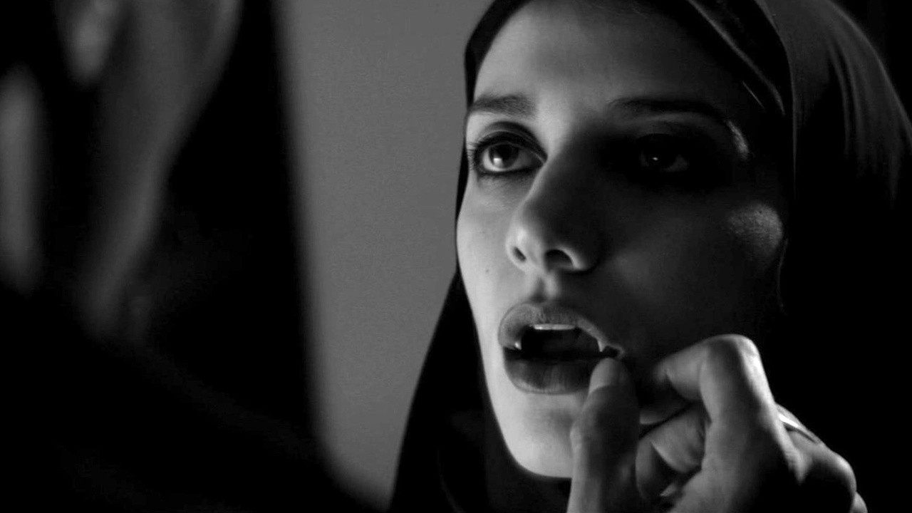 Image du film A Girl Walks Home Alone At Night
