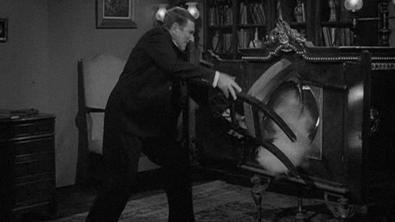 The Twilight Zone: A Thing About Machines