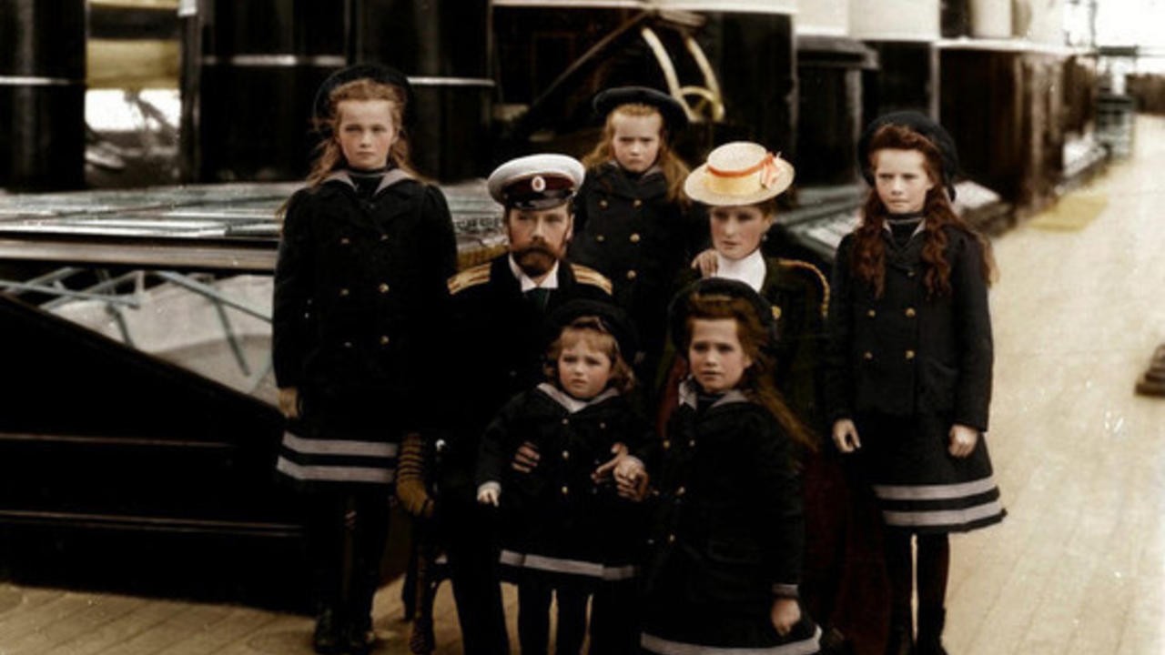 The Romanovs: A Crowned Family