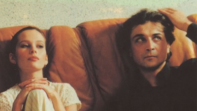 Xotin taytda suratga tushmoqda Xotin kuchli orgazmga ega