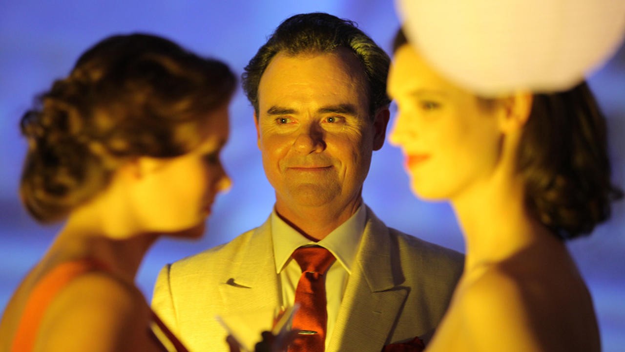 Women He's Undressed