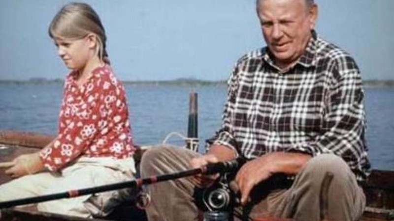 Madelief: Krassen in het tafelblad (1998) | MUBI