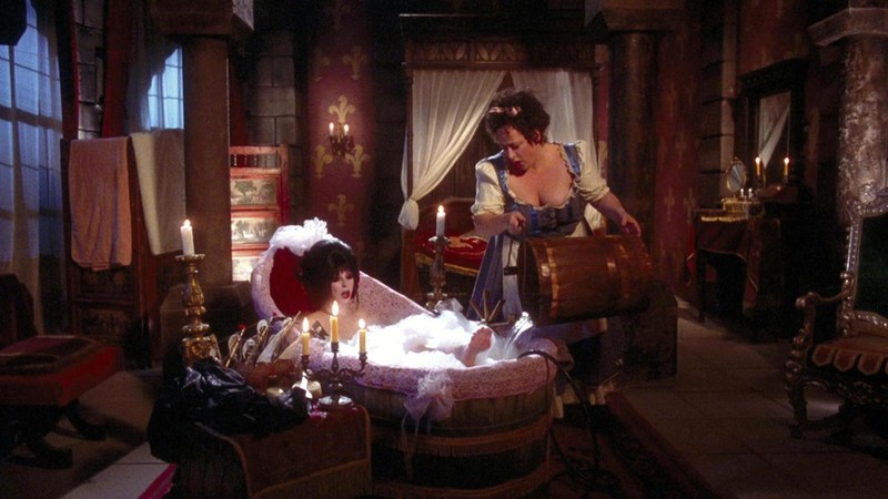Elvira's Haunted Hills
