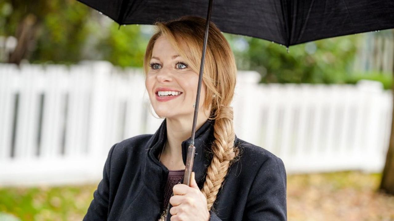 Aurora Teagarden Mystery: A Bone to Pick