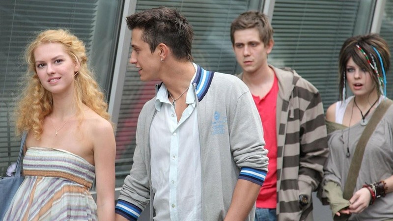 Detyam do 16... (2010) | MUBI