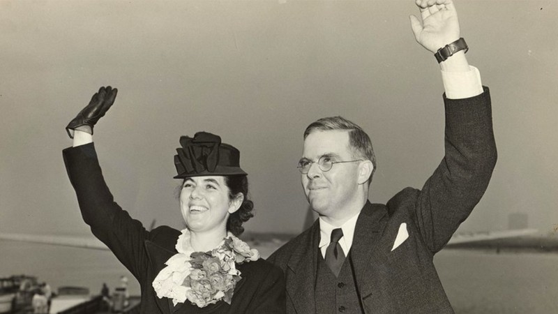 Two Who Dared: The Sharps' War