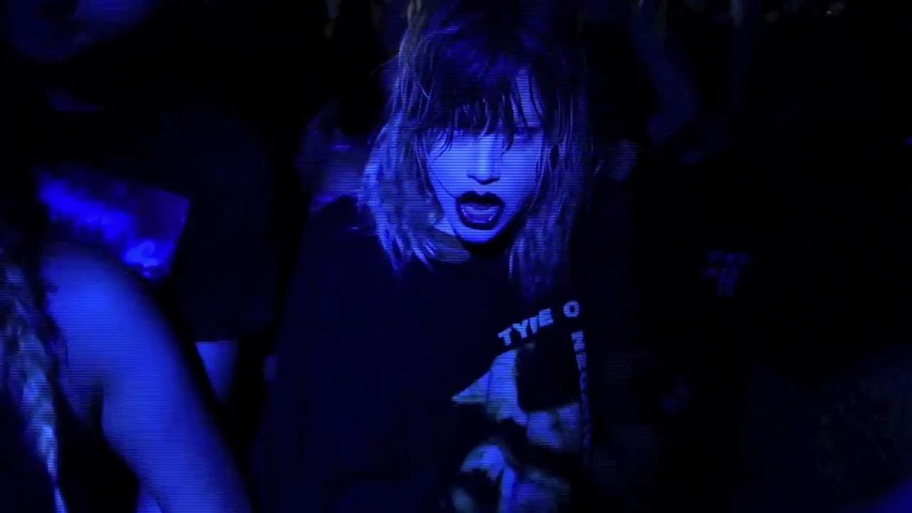 Crystal Castles: Concrete [MV]