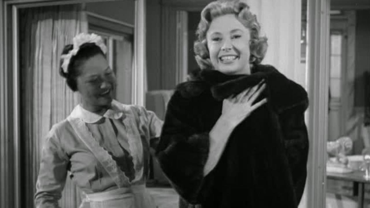 Alfred Hitchcock Presents: Mrs. Bixby and the Colonel's Coat