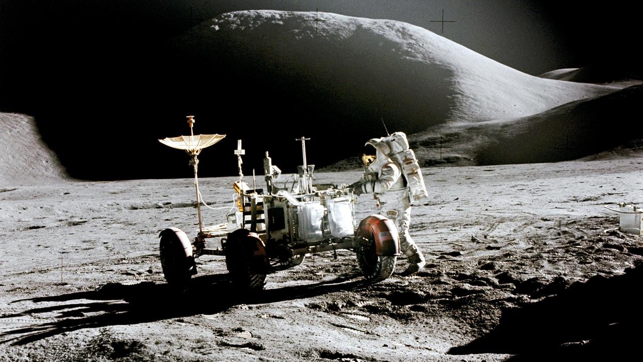 Moon Machines