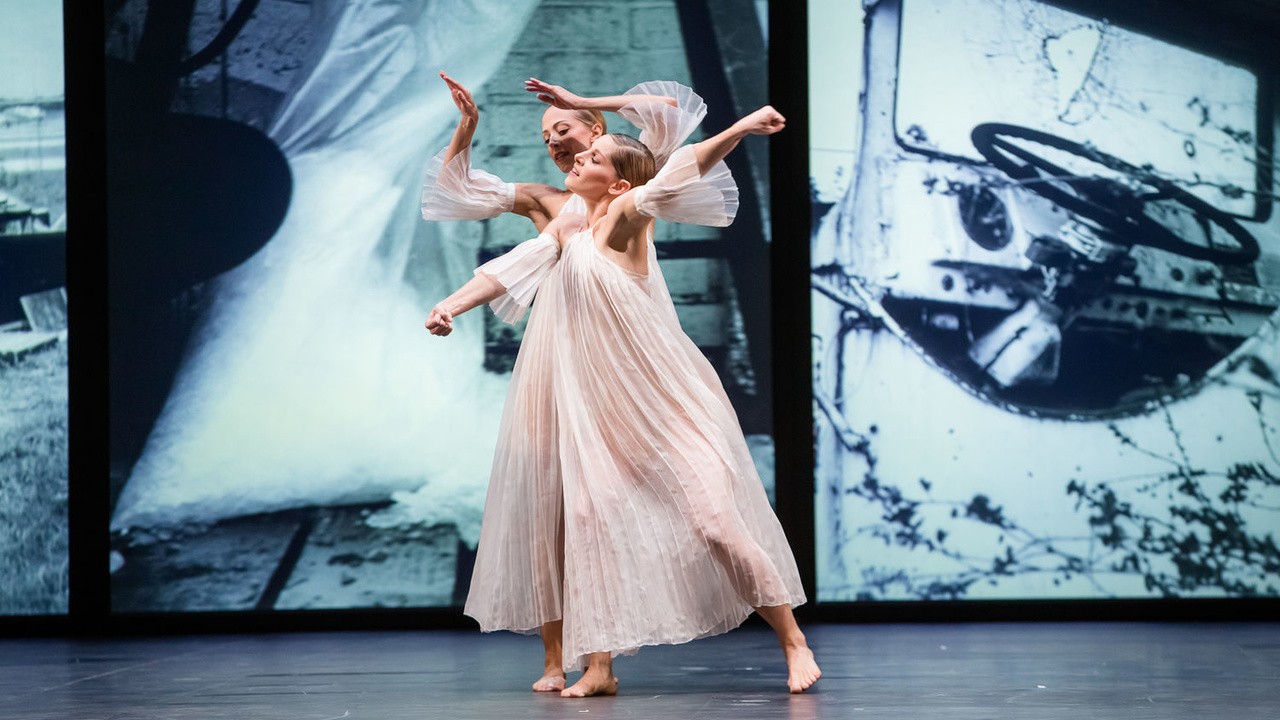 Image du film Dans les pas de Trisha Brown - Glacial Decoy à l'Opéra