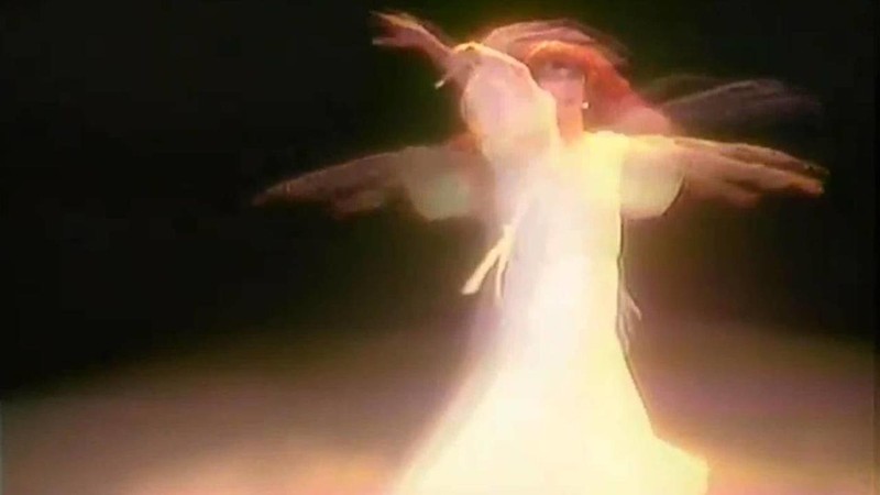 Kate Bush: Wuthering Heights [MV]