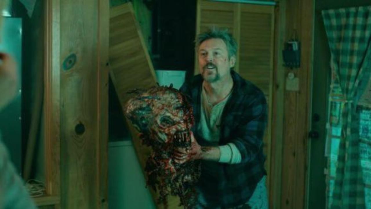 Welcome to Willits (Alien Hunter)