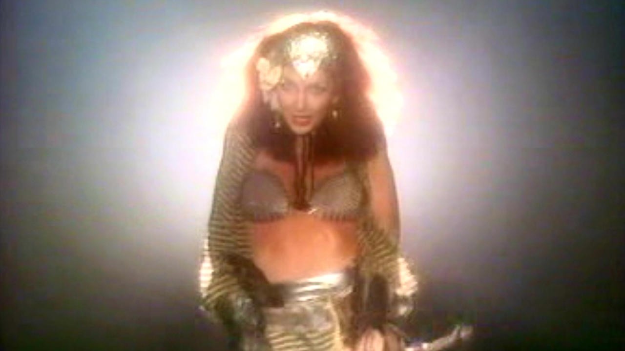 Kate Bush: Babooshka [MV]