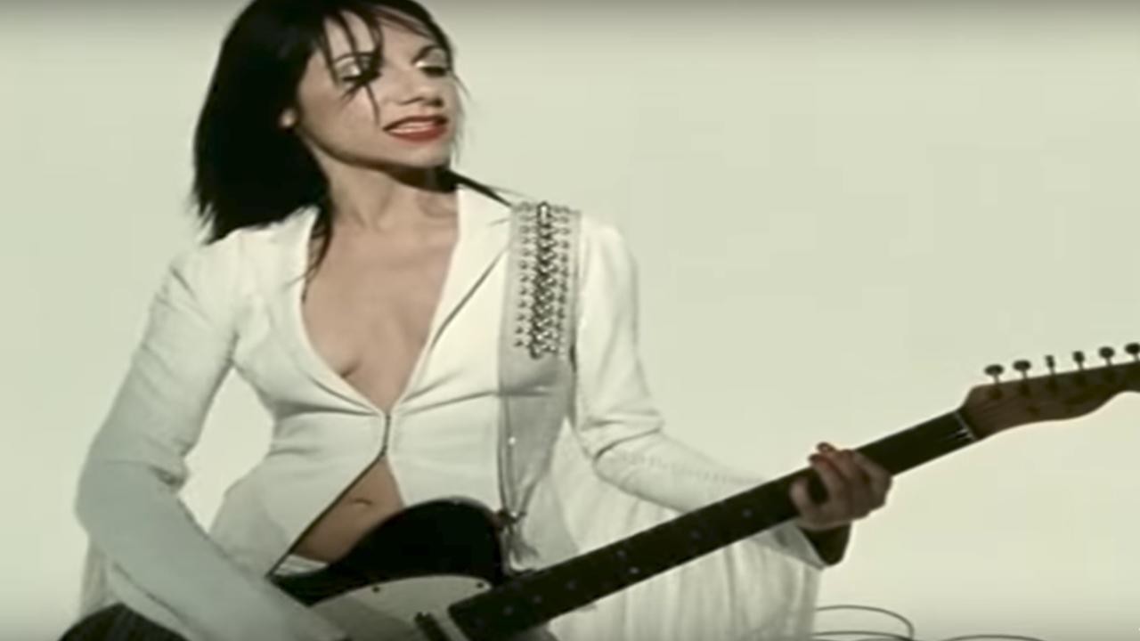 PJ Harvey: This Is Love [MV]