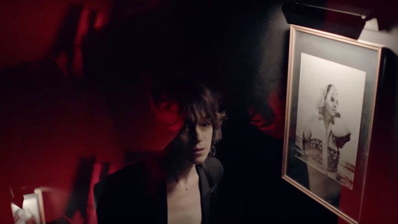 Charlotte Gainsbourg: Lying With You [MV]