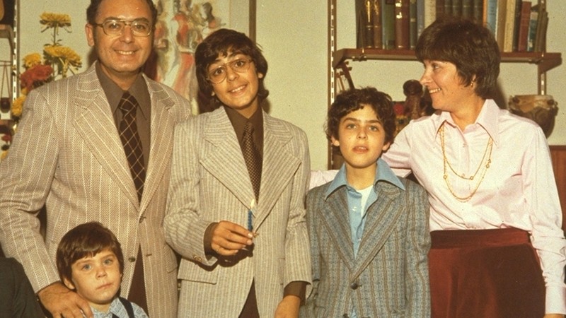 Capturing the Friedmans