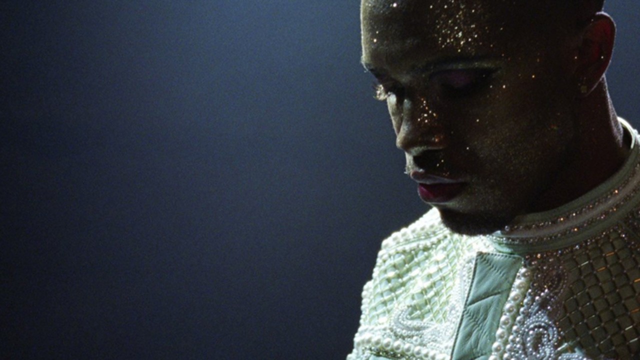 Frank Ocean: Nikes [MV]