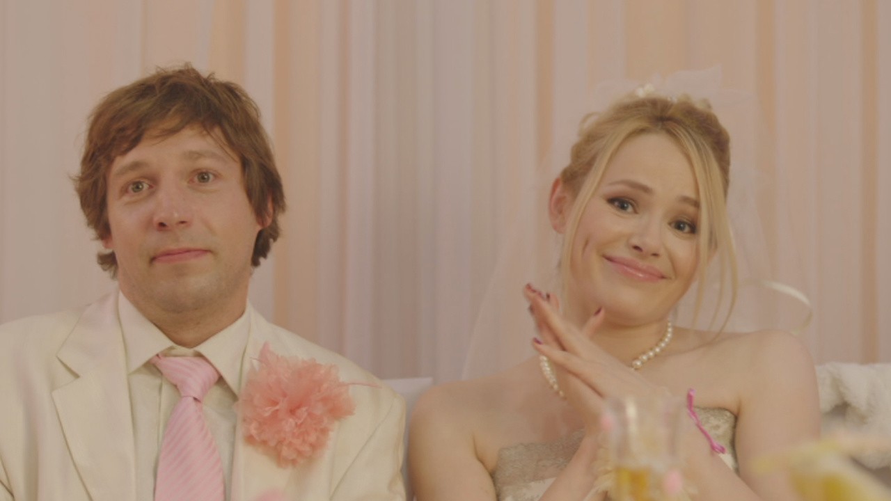 Bir qizning ichiga trans yigit kirib keldi.