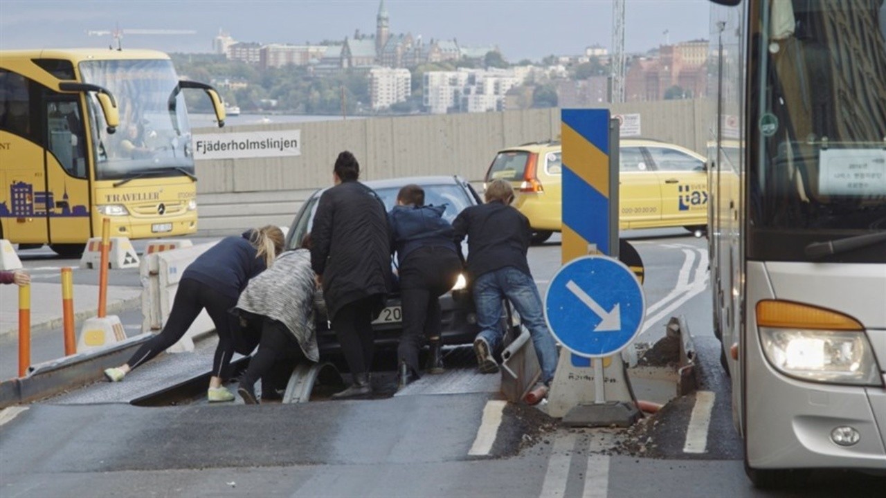 The Traffic Separating Device