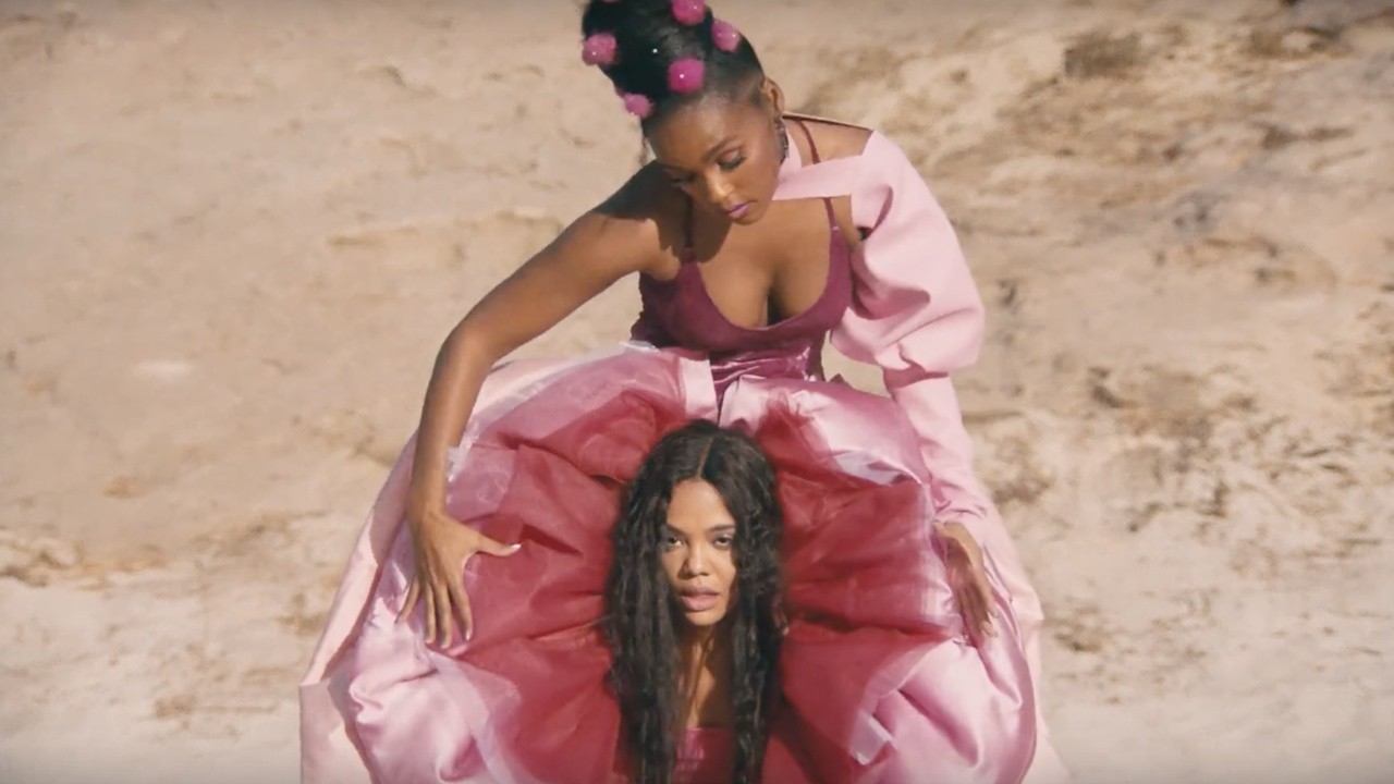 Janelle Monáe | Grimes: Pynk [MV]
