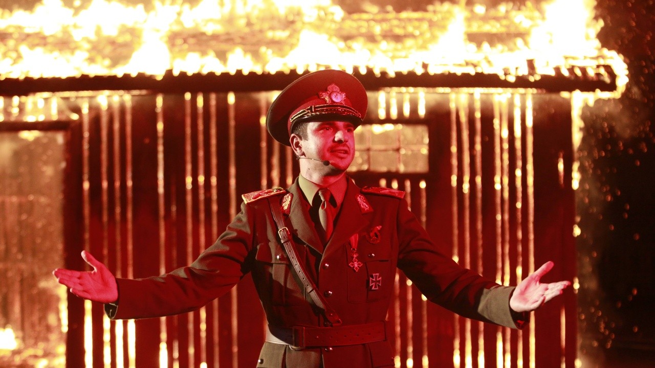 Image du film « Peu m'importe si l'Histoire nous considère comme des barbares »