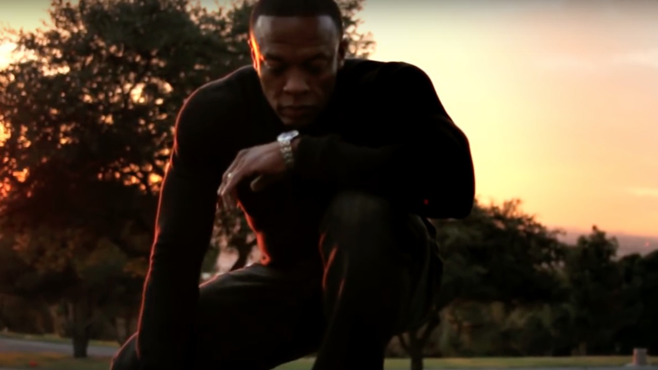 Dr. Dre ft. Eminem & Skylar Grey: I Need a Doctor [MV]