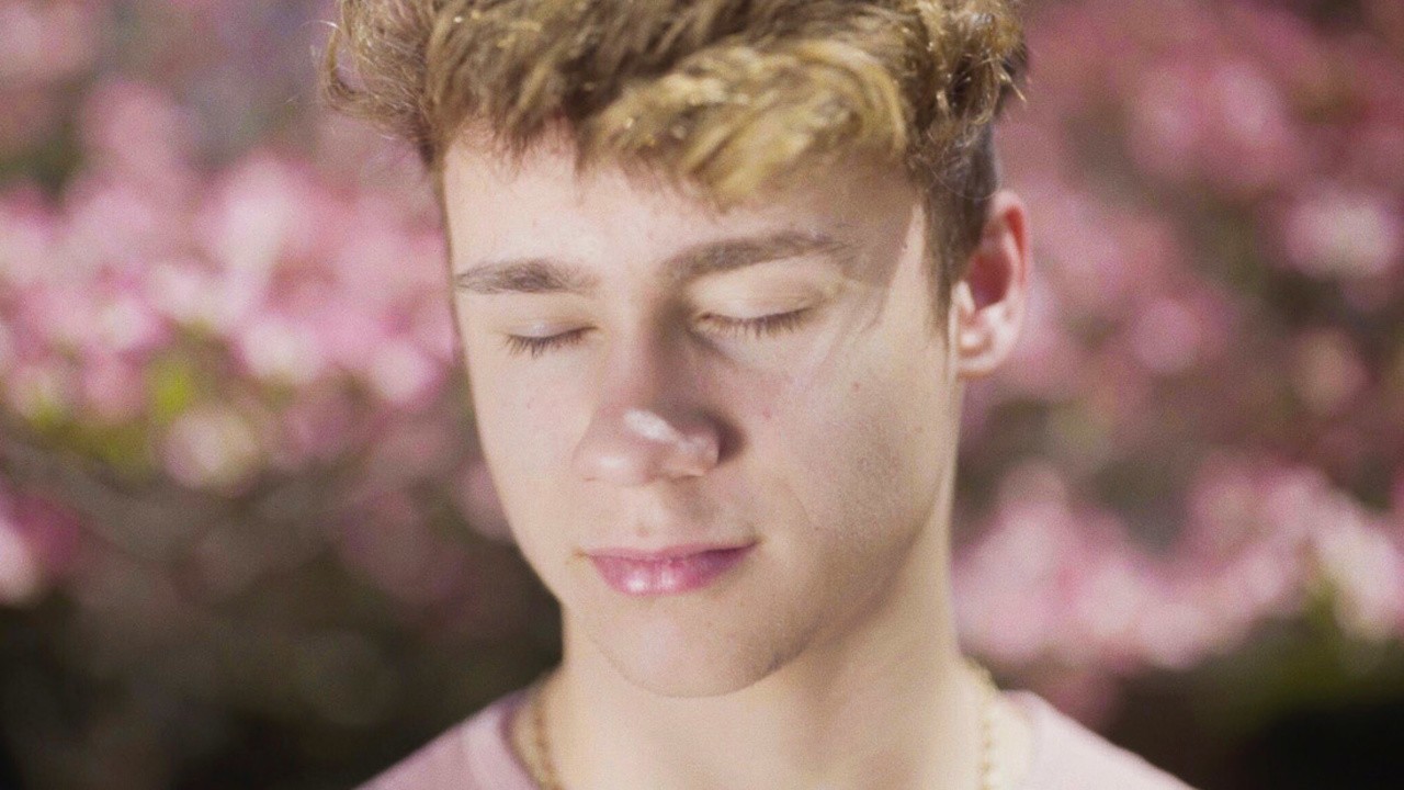 Jawline