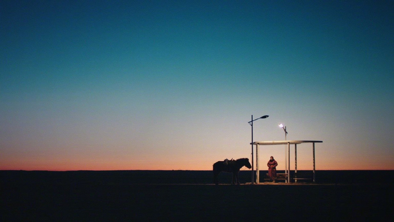 Image du film La Femme des steppes, le flic et l'oeuf