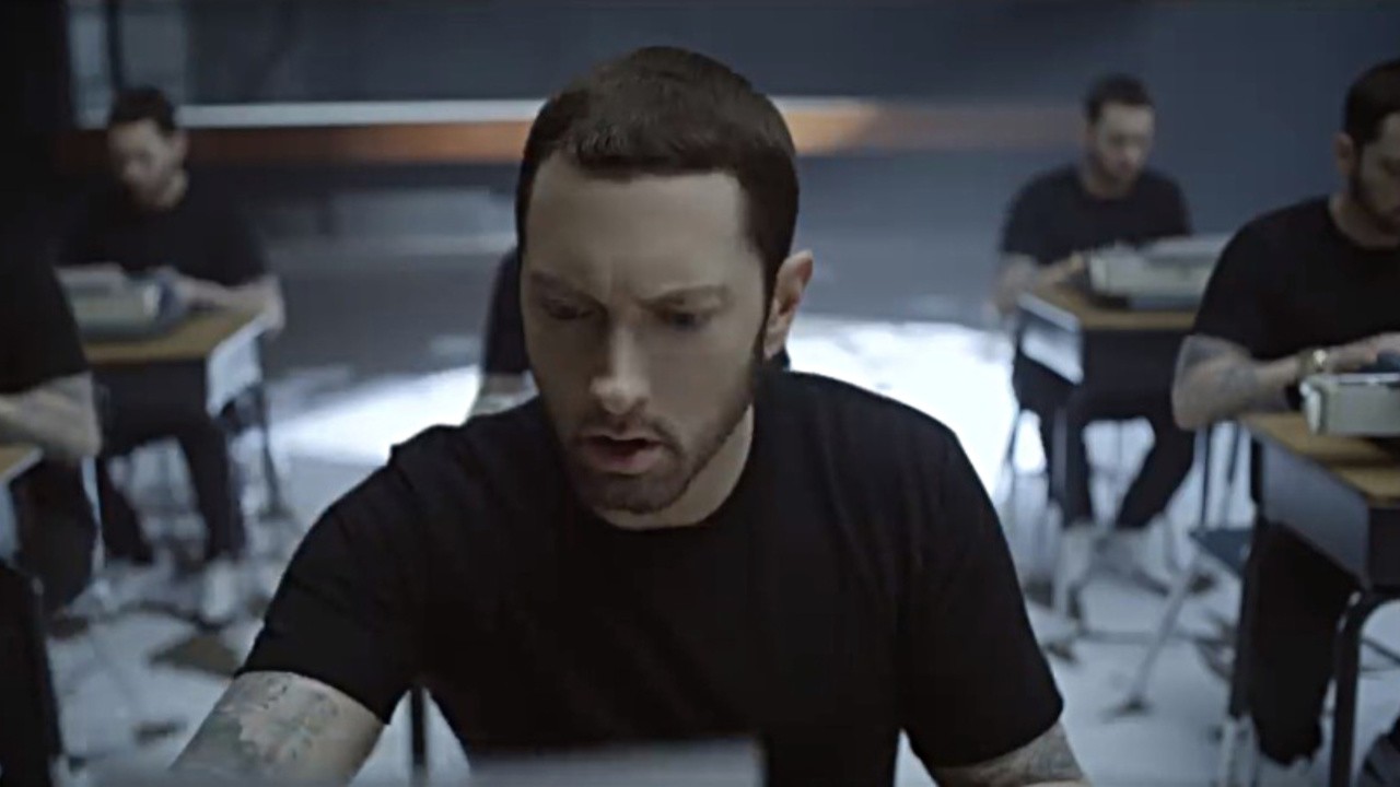 Eminem ft. Beyoncé: Walk on Water [MV]