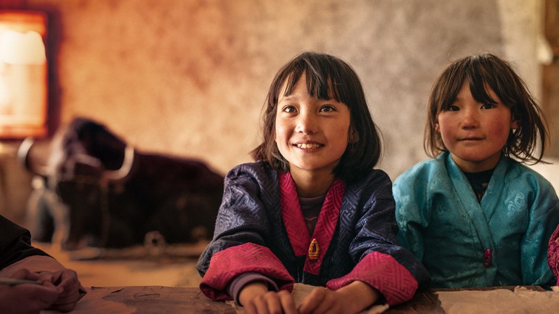 Lunana: A Yak in the Classroom