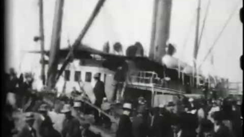S.S. "Queen" Loading Baggage for Klondike, no. 6