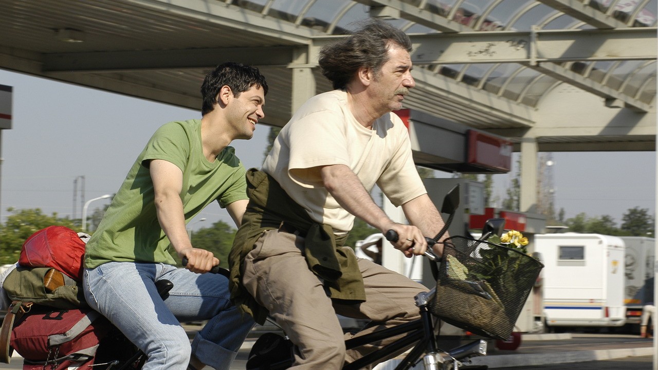 Image du film The World Is Big