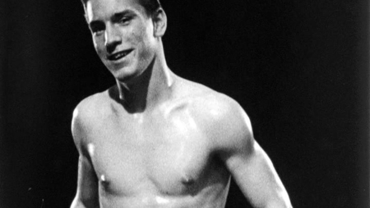Joe Dallesandro Posing