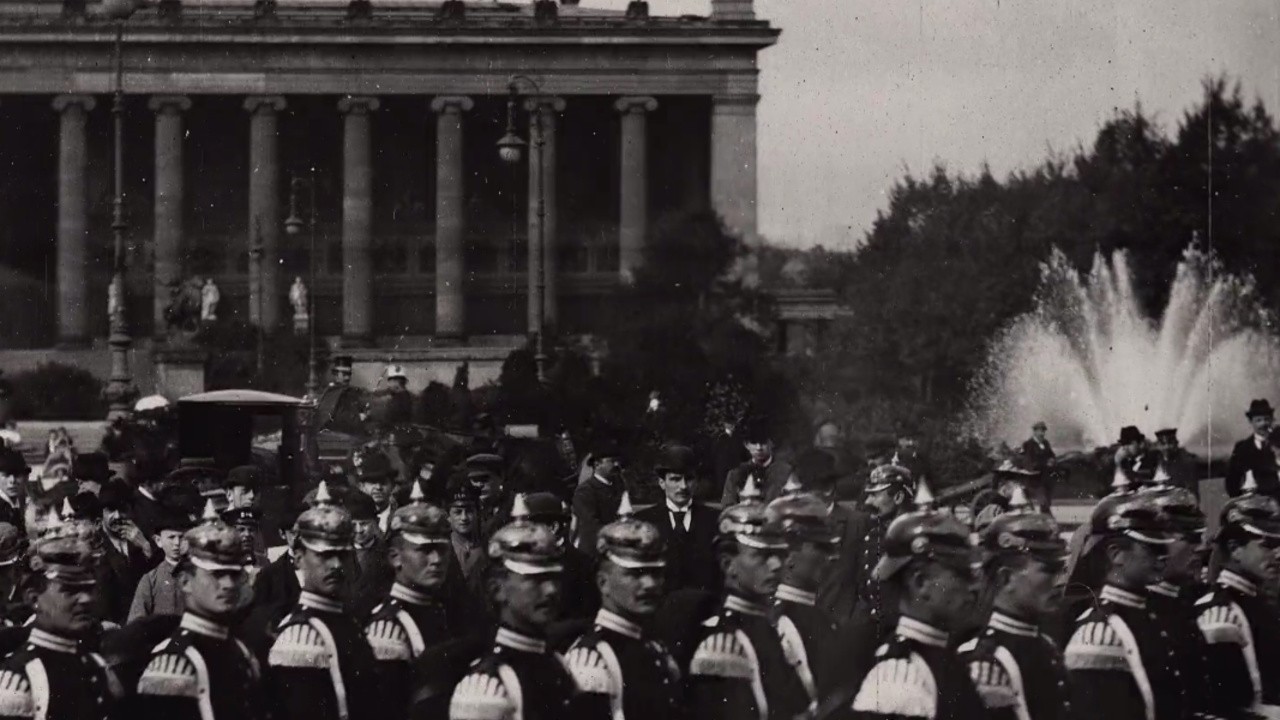 Changing Guard (Berlin)