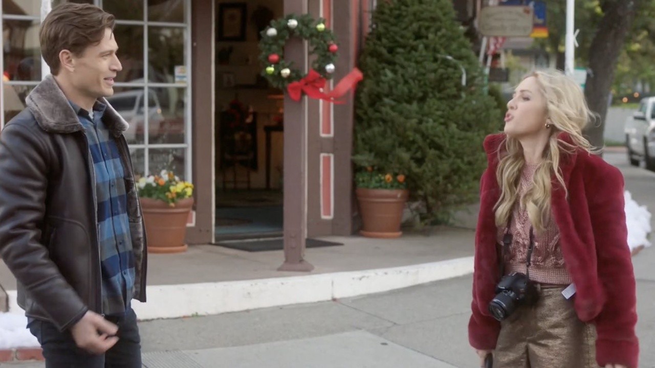 A Very Charming Christmas Town