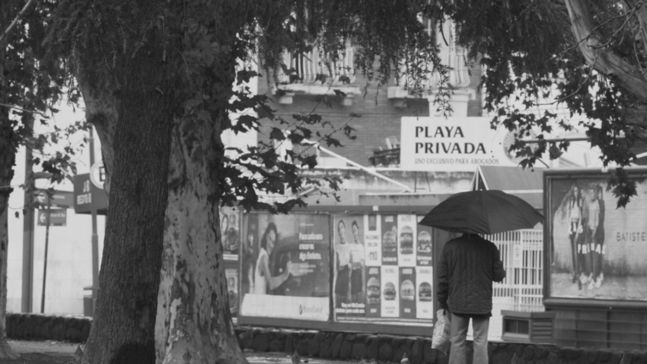 A Body Exploded into a Thousand Pieces (2020) | MUBI